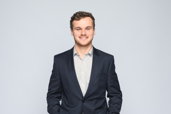 portrait corporate fond gris