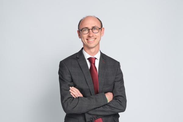 portrait corporate fond gris