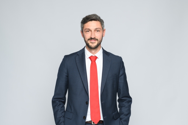 portrait corporate fond gris